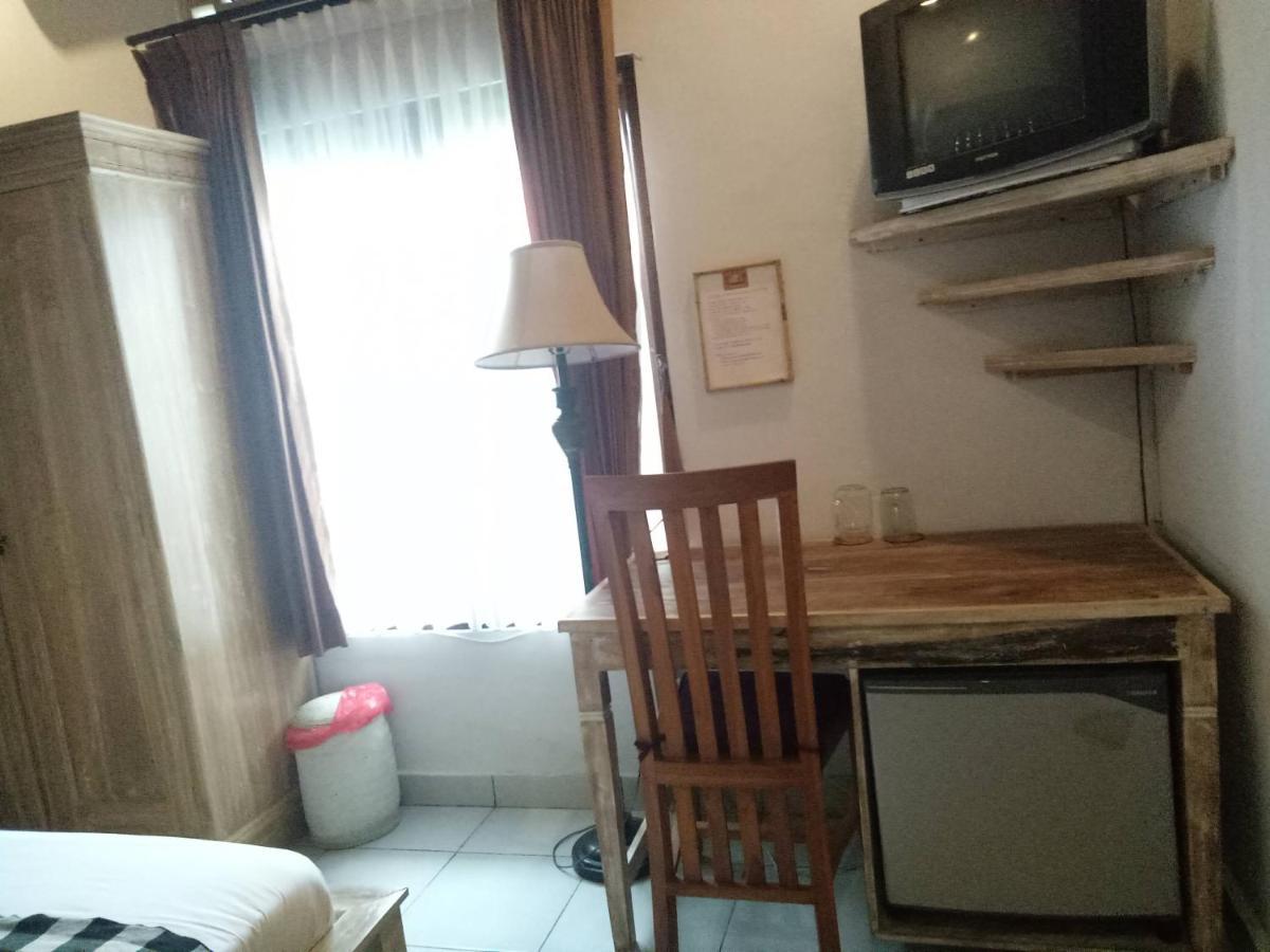 Candra Surf Homestay Canggu  Exterior photo