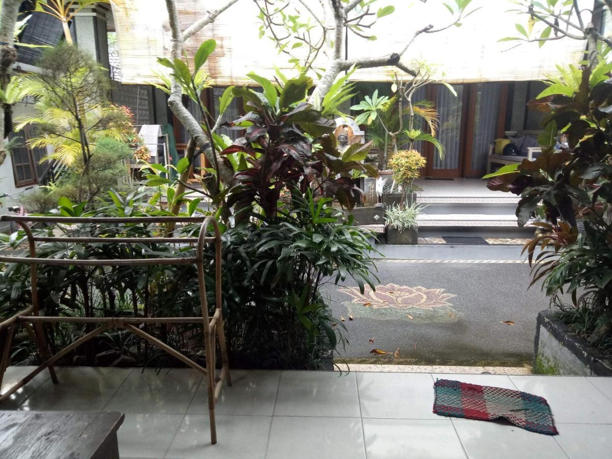Candra Surf Homestay Canggu  Exterior photo