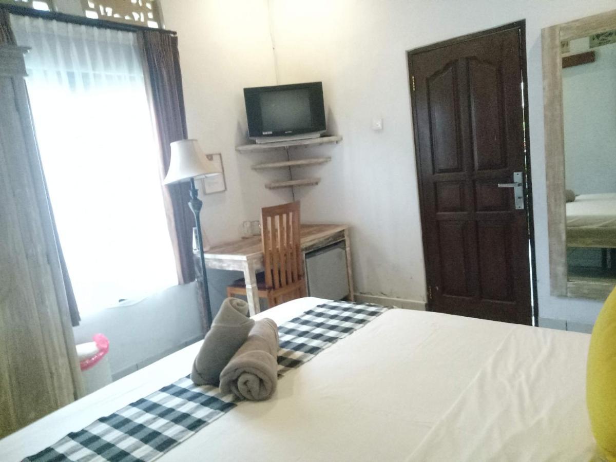 Candra Surf Homestay Canggu  Exterior photo