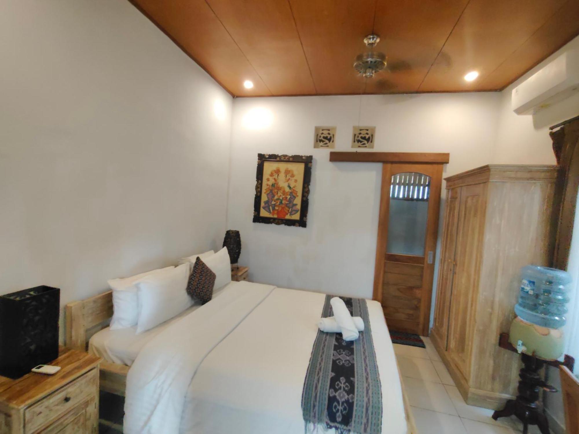 Candra Surf Homestay Canggu  Exterior photo