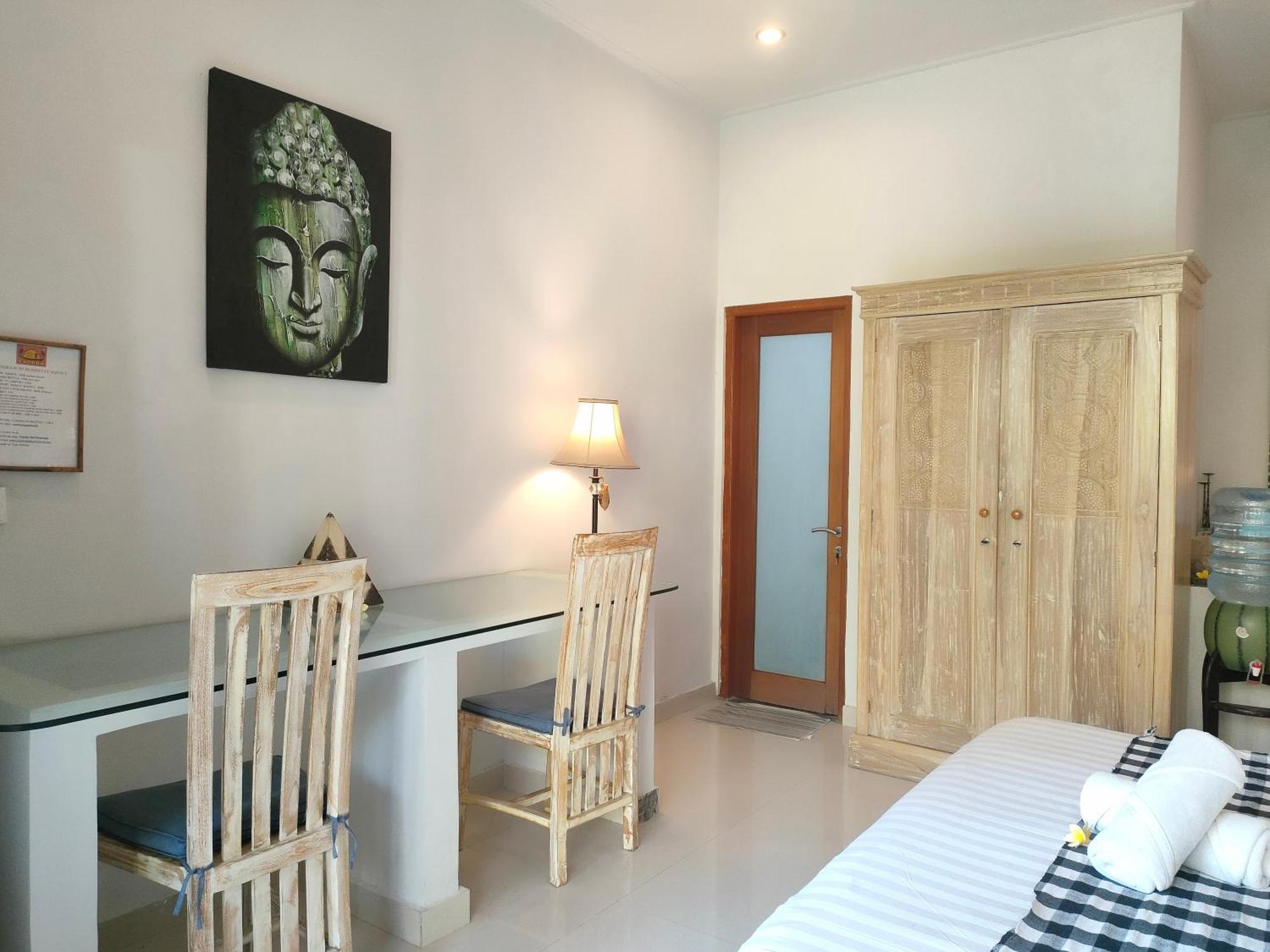 Candra Surf Homestay Canggu  Exterior photo